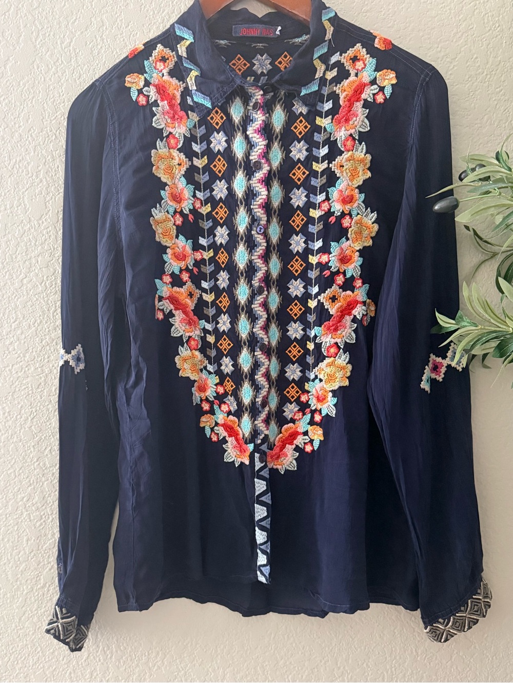 Johnny Was Navy Floral Geometric Embroidered Button Down Blouse Size M